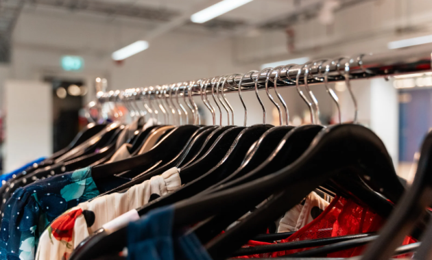 衣料品ストック　イメージ画像