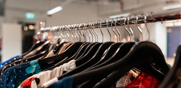 衣料品ストック　イメージ画像