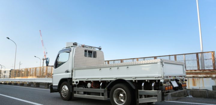 トラックの「荷台寸法」と「積載量」の目安は？サイズ別にご紹介