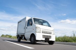 幹線輸送とは？地場輸送との違いや効率化について